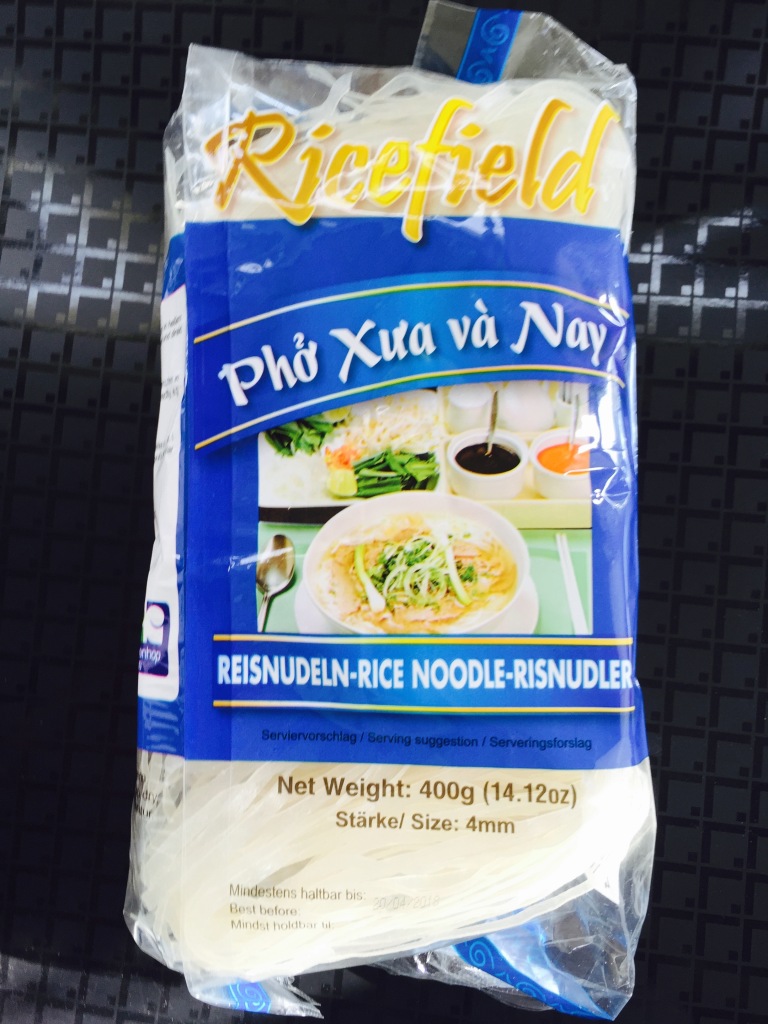 Vietnamesisch inspiriert: Reisnudeln mit Kohl, Kümmel und Pak Choi ...